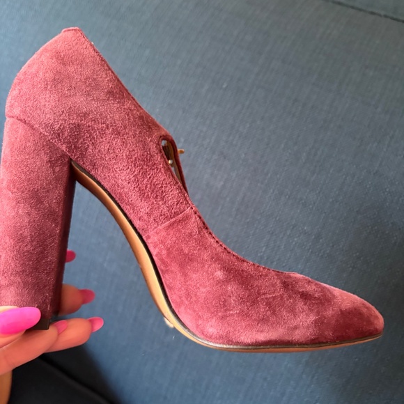 Beautiful plum Vince Camuto’s suede chunky heels - Picture 4 of 7